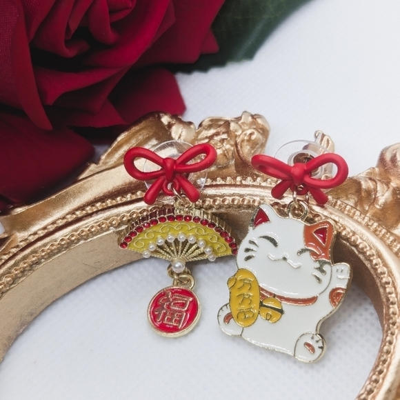 Fortune Cat & Fan Drop Earrings Lucky Chinese Gift - Picture 3 of 8